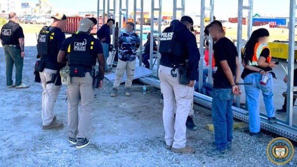 ΗΠΑ: Επιδρομή της Yπηρεσίας Mετανάστευσης σε υποκατασκευή εργοστάσιο της Hyundai - Εκατοντάδες συλλήψεις