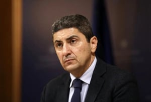 Εισαγγελική έρευνα για το επεισόδιο στο Αεροδρόμιο "Ελ. Βενιζέλος" με τον Λ. Αυγενάκη