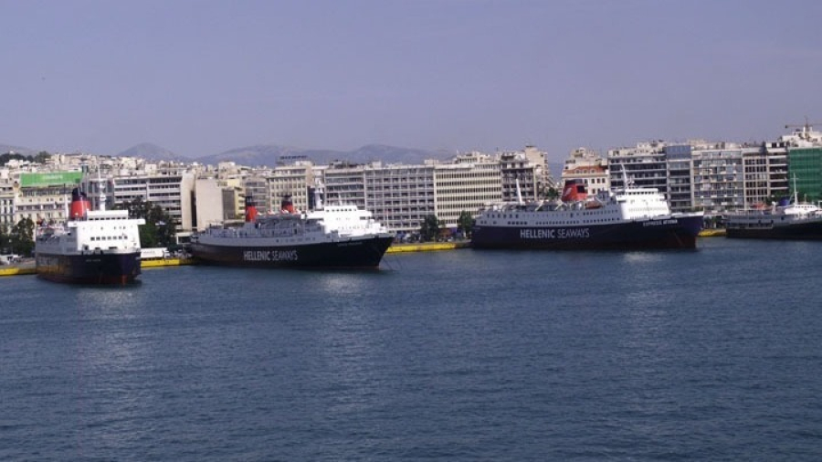 Απαγoρευτικό απόπλου σε Πειραιά, Ραφήνα και Λαύριο λόγω ισχυρών ανέμων