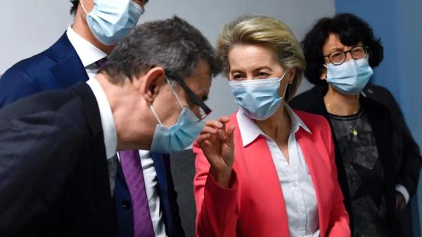 Politico: Υπο εισαγγελική διερεύνηση η διαπραγμάτευση της Ούρσουλα φον ντερ Λάιεν και του CEO της Pfizer για τα εμβόλια κατά του Covid-19
