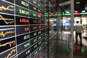 Χρηματιστήριο: Επιφυλακτική η αγορά (-0,03%) στην έναρξη, "με το βλέμμα" στη Fitch