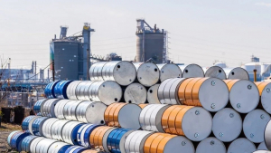 Moody&#039;s: Το εμπάργκο της ΕΕ στο ρωσικό πετρέλαιο θα αυξήσει τις τιμές πετρελαίου το καλοκαίρι