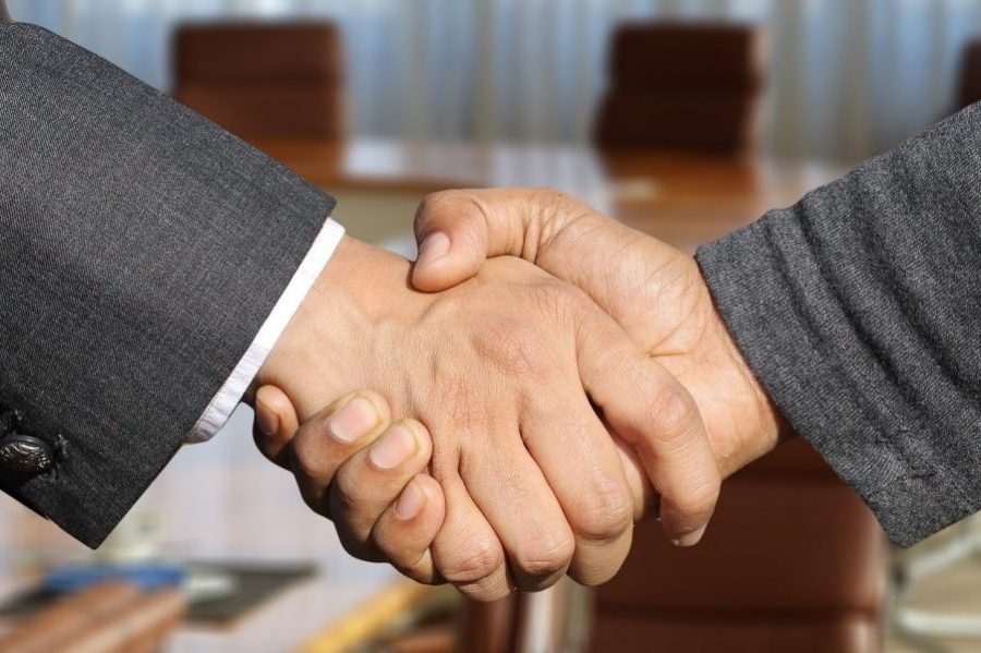 Bain &amp; Company: Στα 3,2 τρισ. δολάρια η συνολική αγορά εξαγορών και συγχωνεύσεων