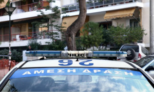 Νέα Σμύρνη: Νεαρός μαχαίρωσε και λήστεψε ηλικιωμένο επειδή έκανε παρατήρηση για κορονοπάρτι