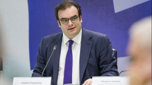 Ο Κυρ. Πιερρακάκης στο ΔΣ του ΕΒΕΑ: Εξαντλούμε όλες τις δυνατότητες στήριξης των επιχειρήσεων