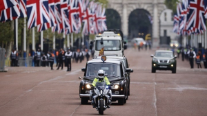 Βρετανία: Ξεκίνησε το λαϊκό προσκύνημα στη σορό της βασίλισσας Ελισάβετ