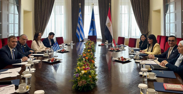 Ο Υπουργός Ανάπτυξης συναντήθηκε με τους Αιγύπτιους ομολόγους του, για επενδύσεις στο εμπόριο και τη βιομηχανία