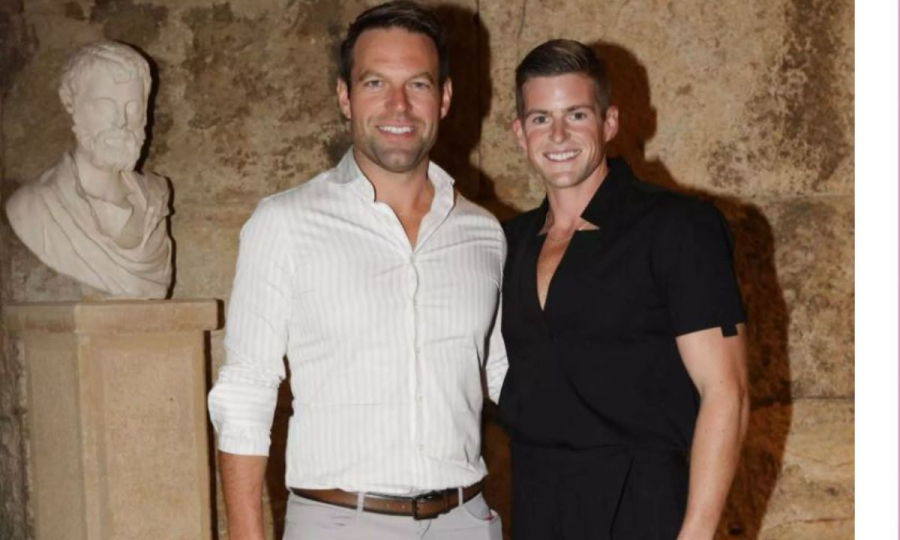 Κασσελάκης: Παντρεύεται στις ΗΠΑ τον σύντροφό του Τάιλερ Μάκμπεθ