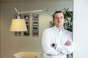 Σινγκεβίτσιους: Πιστεύω στις τεράστιες οικονομικές δυνατότητες της Ελλάδας