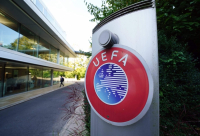 UEFA: Αναμένει έσοδα-ρεκόρ 5 δισεκ. ευρώ ετησίως από τις τηλεοπτικές συμφωνίες