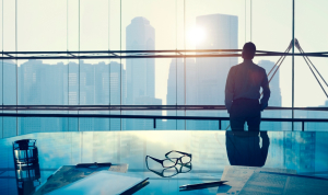 KPMG: Οι CEO επενδύουν στο ΑΙ και στο ταλέντο, παρά τις προκλήσεις