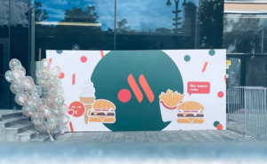 Ρωσία: Με την επωνυμία "Vkusno &amp; tochka" και νέα ιδιοκτησία ανοίγουν και πάλι τα McDonald's