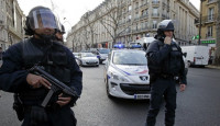 Παρίσι: Άνδρας μαχαίρωσε και σκότωσε γυναίκα αστυνομικό