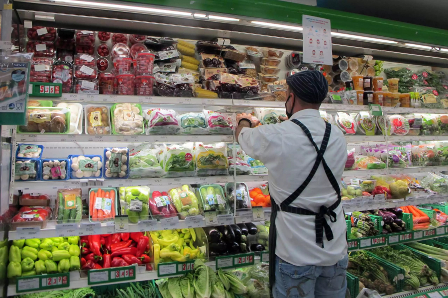 Οι τιμές τροφίμων παγκοσμίως βρίσκονται κοντά σε ρεκόρ