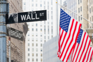 Wall Street: Προσπάθειες για ανάκαμψη μετά από το sell off της Δευτέρας