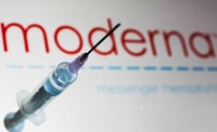 Moderna: Αίτημα στον FDA για την έγκριση δεύτερης αναμνηστικής δόσης του εμβολίου