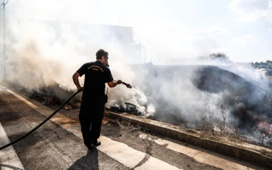 Θεσσαλονίκη: Φωτιά σε χαμηλή βλάστηση