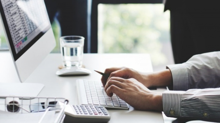 PwC: Βραχυπρόθεσμη αύξηση της παραγωγικότητας με την εξ αποστάσεως και υβριδική εργασία