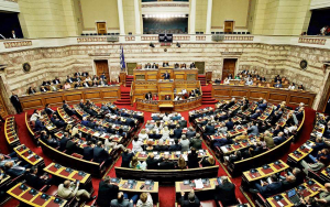 Βουλή: Ψηφίστηκε η τροπολογία για τον πληθωρισμό σε βασικά αγαθά