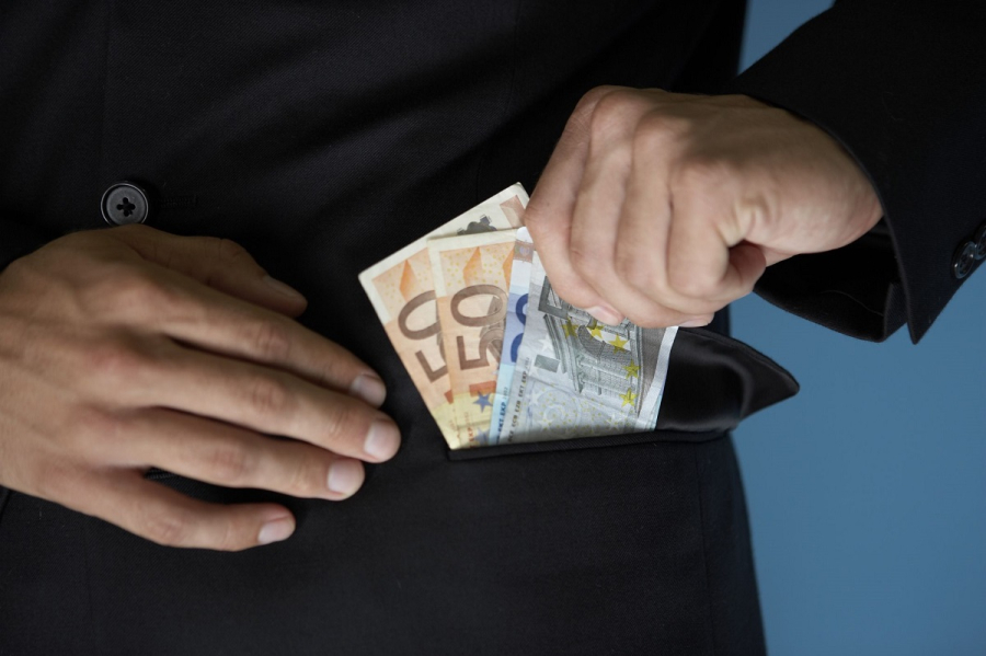 Ηράκλειο: Για απάτη 840.00 ευρώ κατηγορούνται πέντε άτομα