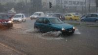 Προβλήματα από τη βροχή στην Αττική - Πάνω από 80 κλήσεις στην Πυροσβεστική