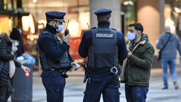 Αυστηρή τήρηση των περιορισμών σε όλη τη Γερμανία ζητεί ο Βαυαρός πρωθυπουργός