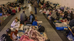 Στην «παγωμένη κόλαση» της Μαριούπολης 100.000 άνθρωποι παραμένουν εγκλωβισμένοι