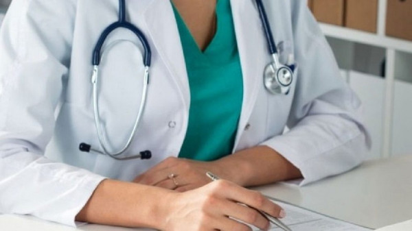 Λαμία: Σε ψυχιατρείο η γιατρός που έδιωχνε τον κόσμο και του έλεγε να μην εμβολιαστεί