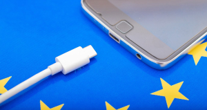 Μέχρι το 2024 όλες οι ηλεκτρονικές συσκευές θα έχουν ενιαίο φορτιστή