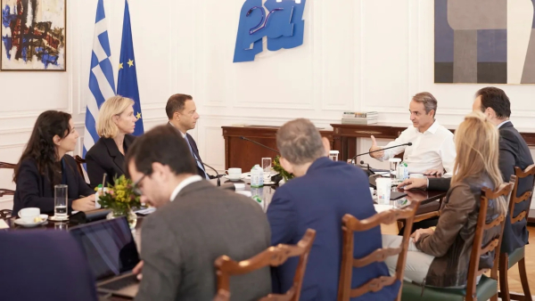 Μητσοτάκης σε Αντιπρόεδρο της Google: «Αποδίδουμε μεγάλη σημασία στην προστασία των παιδιών στο Διαδίκτυο»
