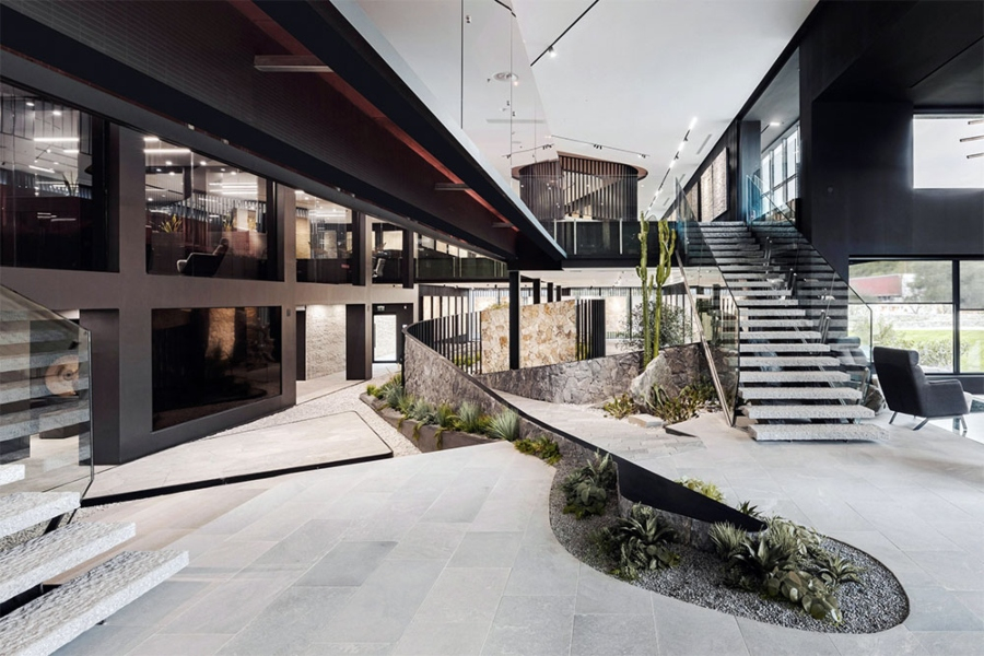 Akrolithos: Τριπλή διεθνής διάκριση στα αρχιτεκτονικά βραβεία TAC Awards για το Showroom της στην Καβάλα