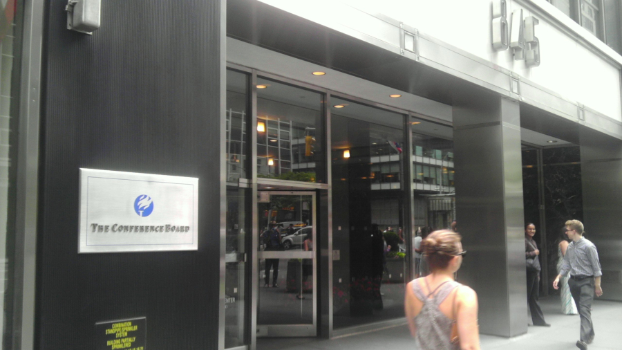 ΗΠΑ: Στο χαμηλότερο επίπεδο από τον Φεβρουάριο του 2021 η καταναλωτική εμπιστοσύνη