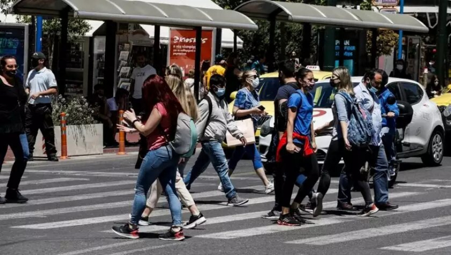 ΕΟΔΥ: Οι νέοι στο "στόχαστρο" του κορονοϊού