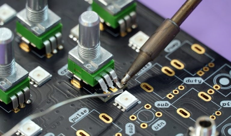 Ηλεκτρονικά είδη 1,2 δισ. δολάρια έστειλε βρετανική εταιρεία στη Ρωσία