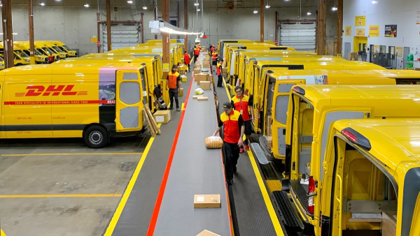 DHL: Περικόπτει 8.000 θέσεις εργασίας στη Γερμανία