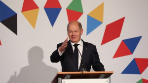 Σολτς: Στην Πράγα "ξεκαθαρίστηκαν οι παρεξηγήσεις" για το γερμανικό σχέδιο 200 δισ. ευρώ