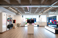 Η TCL εγκαινίασε τα νέα γραφεία της και showroom τεχνολογίας στην Αθήνα