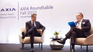 Μητσοτάκης με ceo της AXIA Γ. Λινάτσα: Η Ελλάδα πυλώνας σταθερότητας και επενδυτικών ευκαιριών