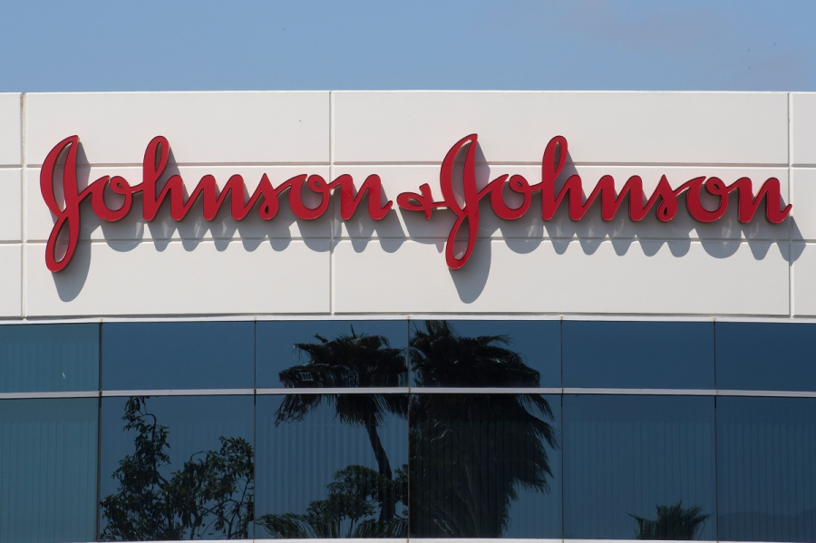 Ο FDA περιορίζει τη χρήση του εμβολίου της J&amp;J κατά της Covid-19 για ενήλικες