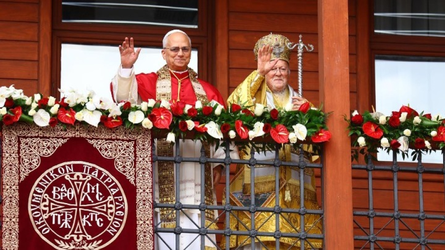 Φανάρι: Μηνύματα ενότητας και ειρήνης έστειλαν ο Οικουμενικός Πατριάρχης και ο Πάπας