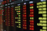 Χρηματιστήριο Αθηνών: Ισχυρή αντίδραση από τράπεζες, μικρή άνοδος (+0,49%) για Γενικό Δείκτη