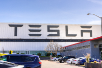 Μασκ: Τα πρώτα ηλεκτρικά φορτηγά Semi της Tesla θα αρχίσει να παραλαμβάνει η Pepsi από 1/12