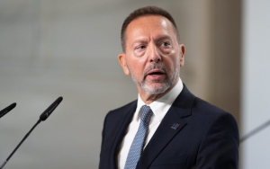 Γιάννης Στουρνάρας: Τον Ιούνιο η πρώτη μείωση του επιτοκίου από την ΕΚΤ