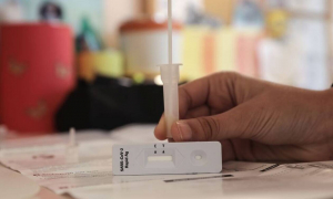 Υπουργείο Υγείας: Ένα self test την εβδομάδα σε μαθητές και εμβολιασμένους εκπαιδευτικούς