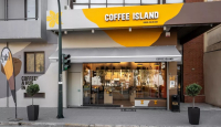 Coffee Island: Tι σηματοδοτεί η σύμπραξη με την ΑΒ Βασιλόπουλος