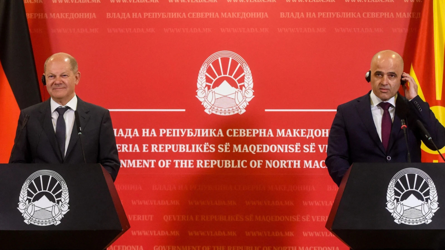 Σολτς στα Σκόπια: Η Γερμανία υποστηρίζει την έναρξη ενταξιακών διαπραγματεύσεων