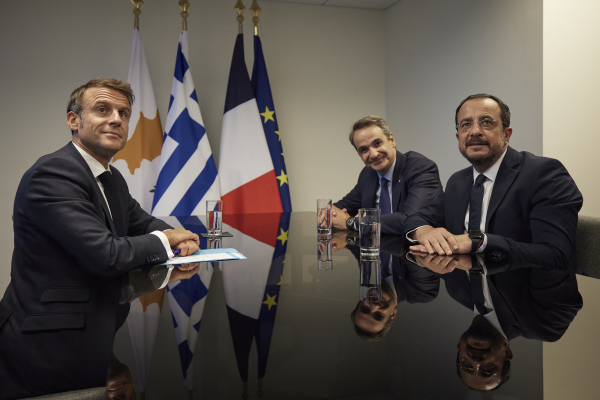 Τριμερής Ελλάδας-Κύπρου-Γαλλίας: Μ. Ανατολή, Great Sea Interconnector και MED9, στο επίκεντρο