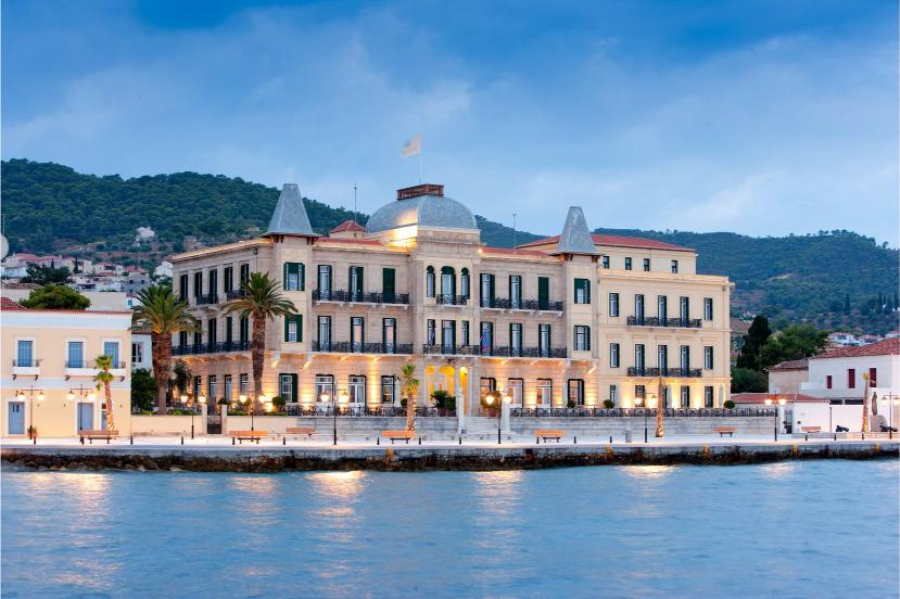 Το Poseidonion Grand Hotel υποδέχεται τη νέα σεζόν με μια ανανεωμένη εμπειρία φιλοξενίας