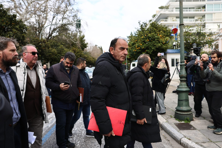 Αγρότες: Στο Μαξίμου οι «σκληροί» των μπλόκων – Παρών και ο Ανεστίδης