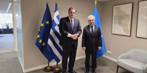 Συνάντηση Πιερρακάκη με επικεφαλής του ΙΕΑ για την κρίση στη Μέση Ανατολή